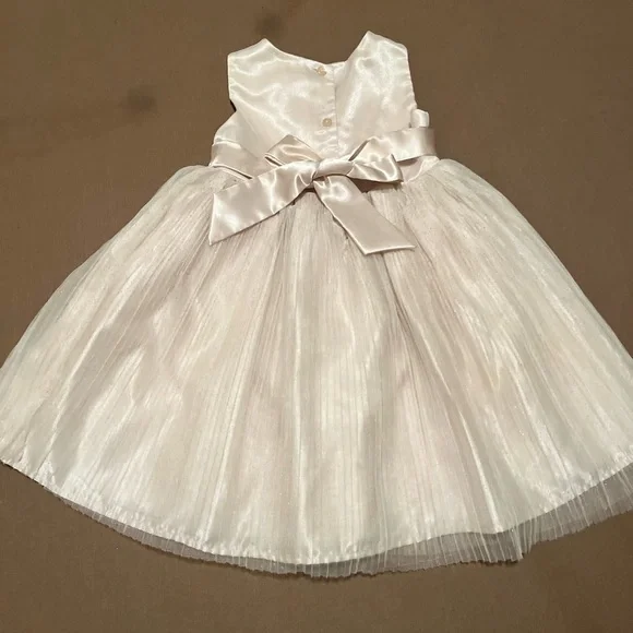 BCX Cream Dress with Elegant Design - Picture 4 of 7